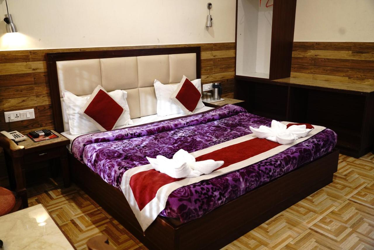 Hotel Vishnu Inn Ντεχραντούν Εξωτερικό φωτογραφία